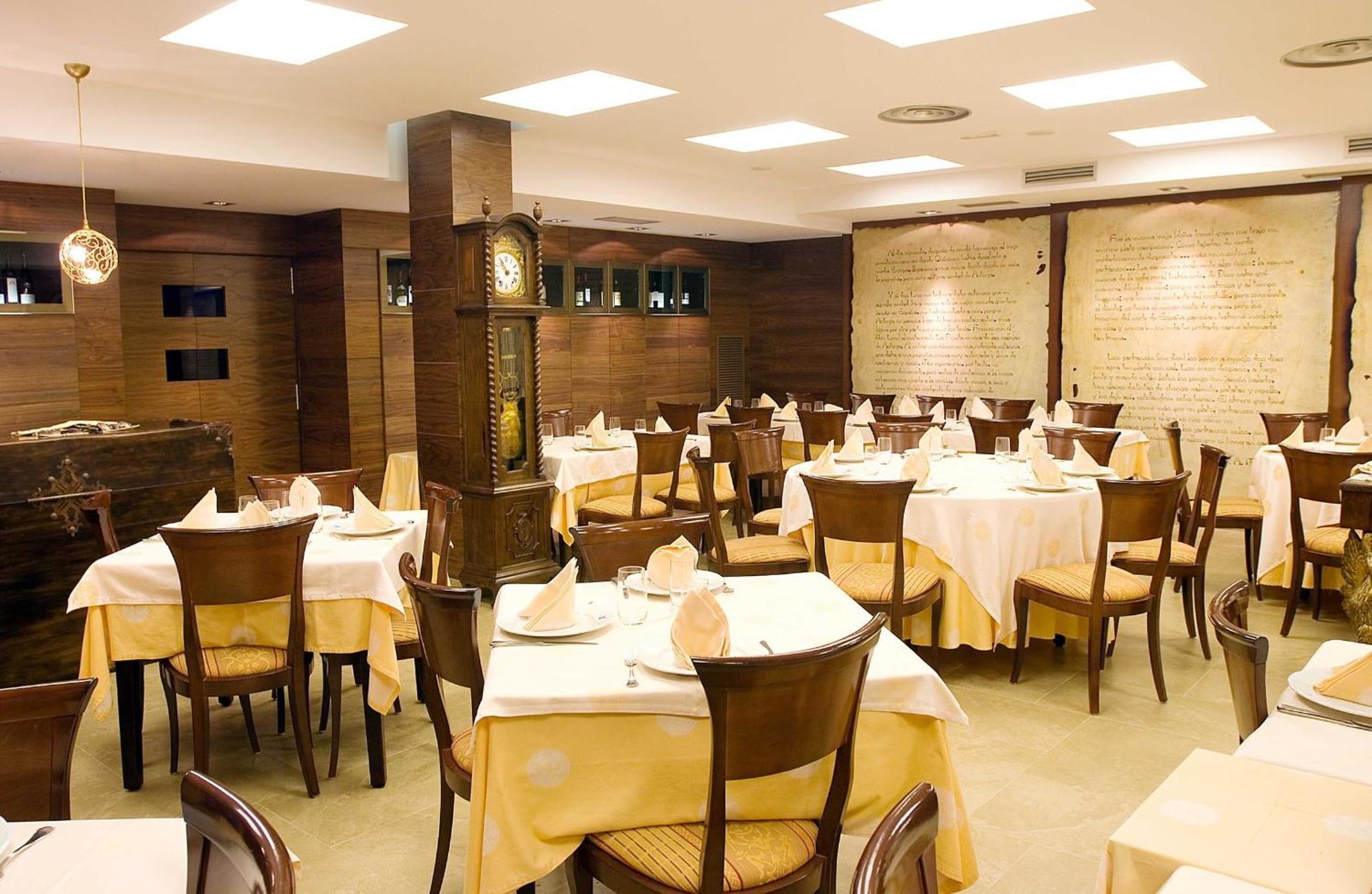 אסטורגה Hotel Restaurante La Peseta מראה חיצוני תמונה